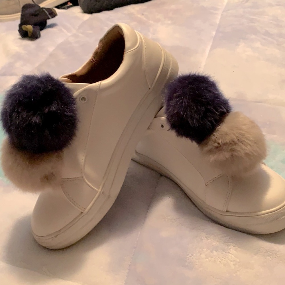 Fall collection pompon fantasy mussimo brand sz 8